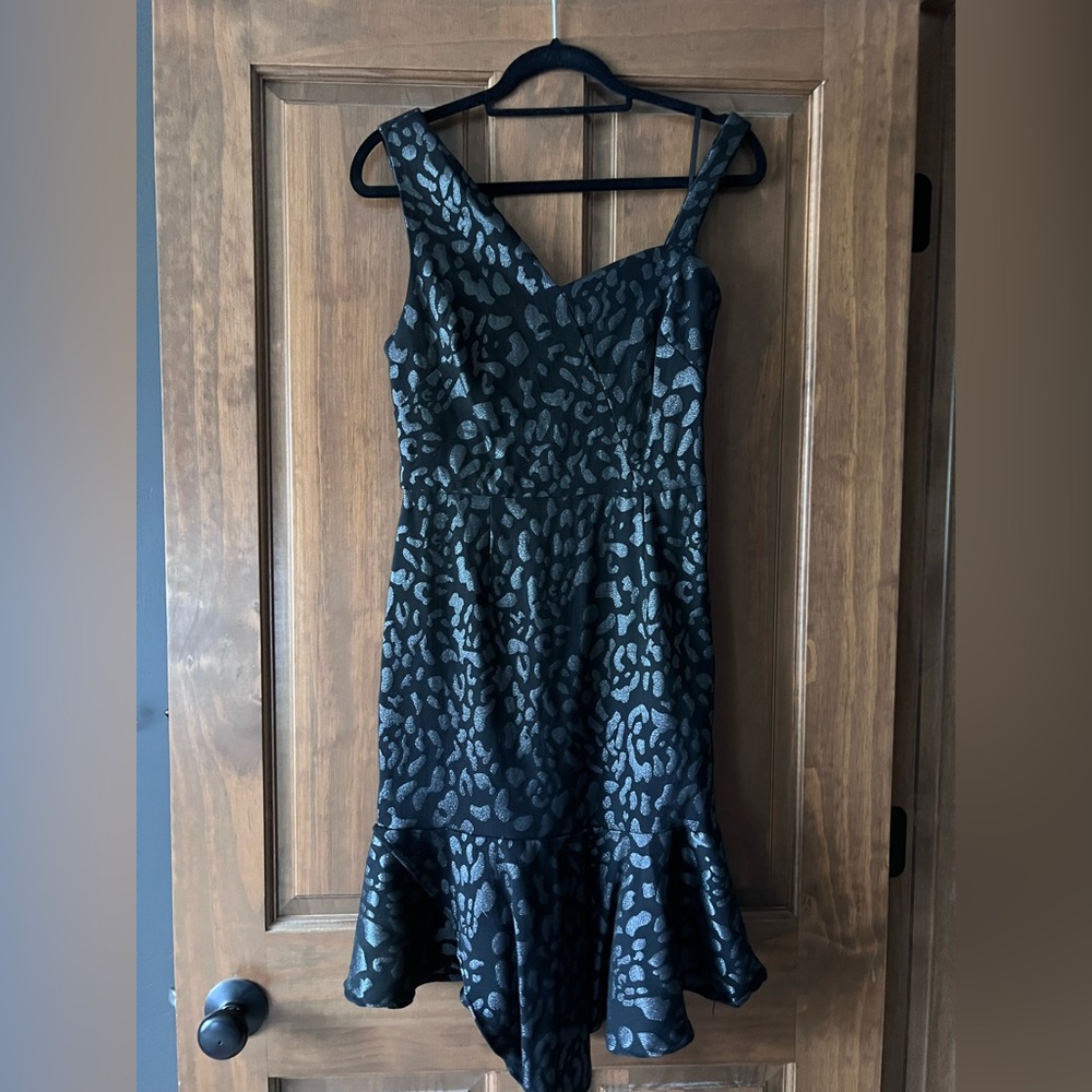 Laundry by Shelli Segal | Size 10 | Black and Silver Animal Print Dress